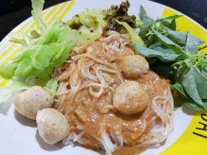 ขนมจีนน้ำยาปลาช่อน